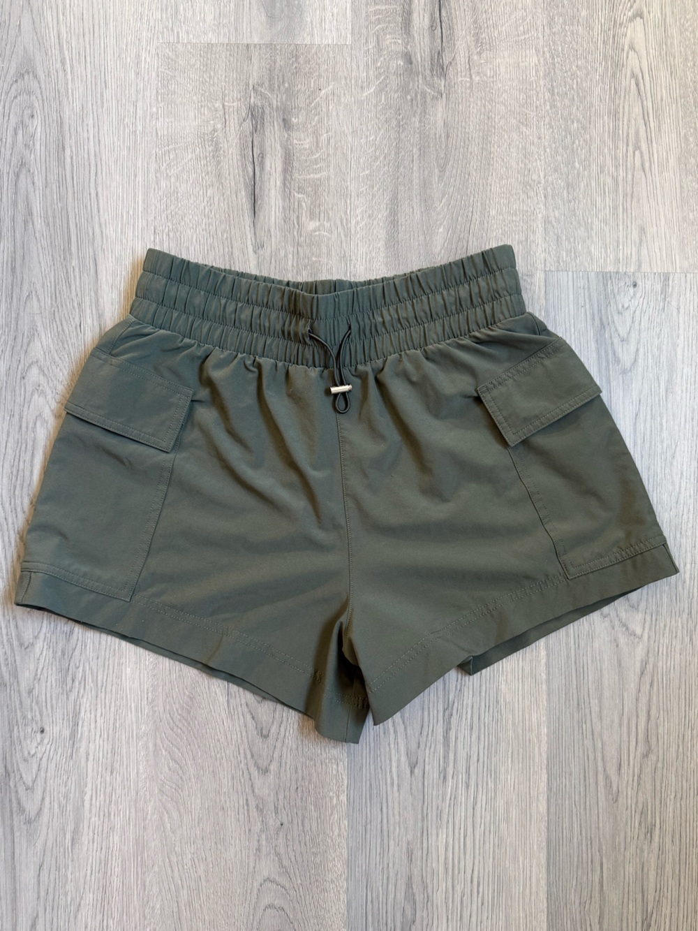 Abercrombie High Rise Cargo Shorts M
